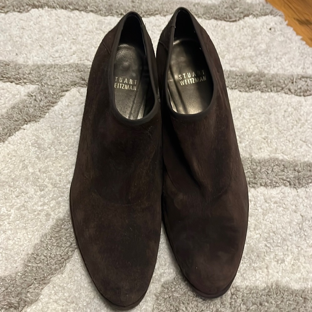 Stuart Weitzman Brown Suede bootie -small heel .Size 7.5US Women’s. Excellent